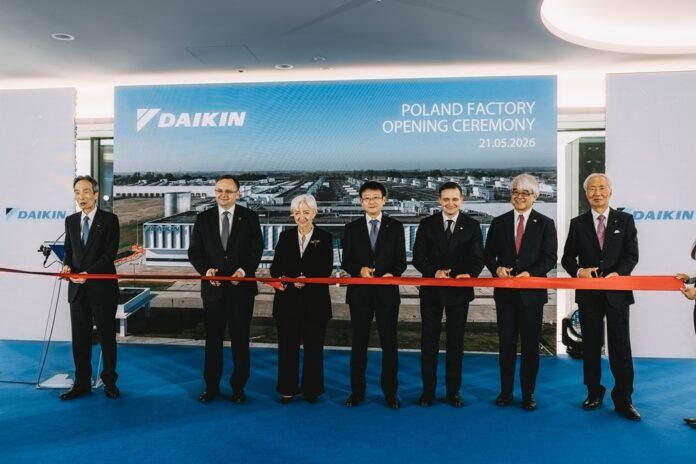 Ribbon cutting Daikin Manufacturing Poland Daikin