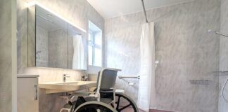 Freefoam Geo-panel ‘best option’ for adapted home bathrooms Freefoam